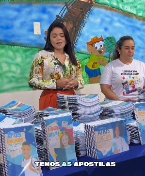 Secretaria de Educação entrega material complementar para alunos da rede municipal